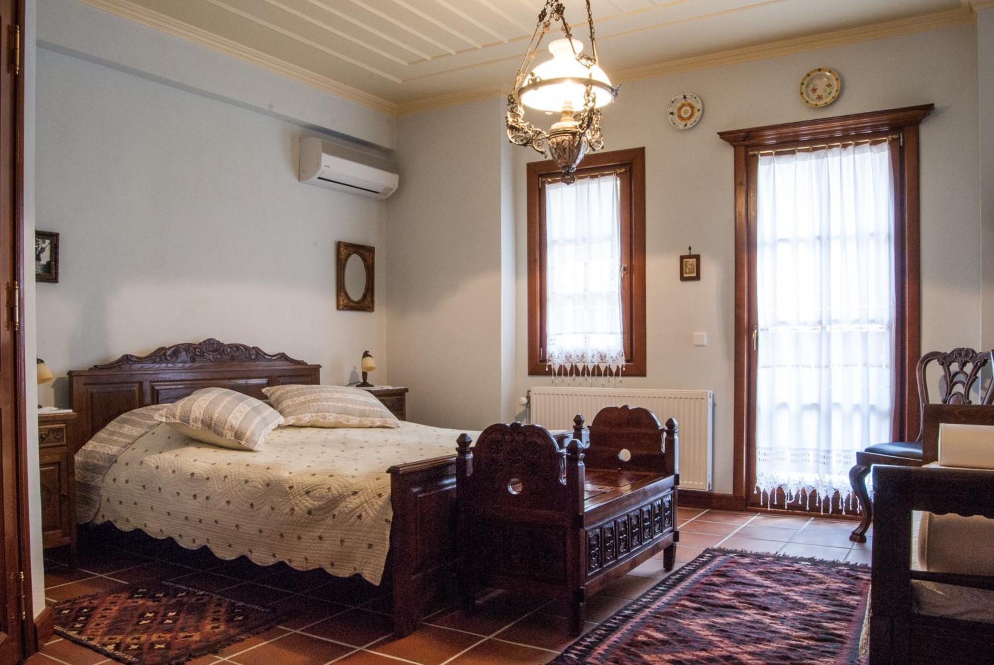 Viraggas Traditional Hotel Vrástama Eksteriør billede