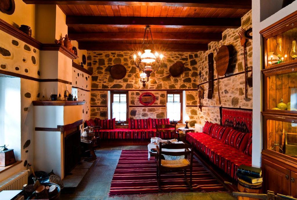 Viraggas Traditional Hotel Vrástama Eksteriør billede